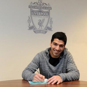 Luis Suárez renueva su contrato con el Liverpool