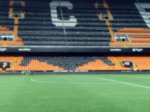 Mestalla ya espera al nuevo patrocinador