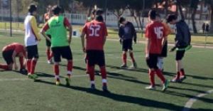 EL CADETE C DEL CIUTAT VALENCIA RESUELVE EN MEDIA HORA