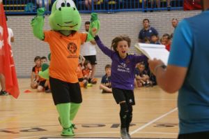 EL TORRENTE CF CAMPEÓN DE LA FASE ORO Y MEJOR PORTERO DEL TORNEO MARINA BAIXA KIDS