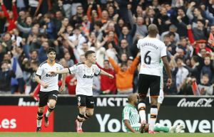 VICTORIA VALENCIANISTA EN UN ENCUENTRO GRIS (2-1)