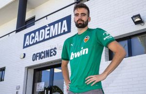 UNAI ETXEBARRIA, LA POLÉMICA DEL NUEVO GUARDAMETA DEL VCF MESTALLA