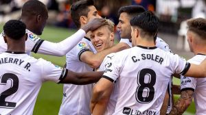 EL VALENCIA CONTINÚA SONRIENDO EN MESTALLA (2-1)