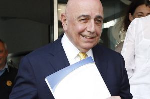 Silvio Berlusconi mantiene a Galliani en su cargo directivo en el Milan